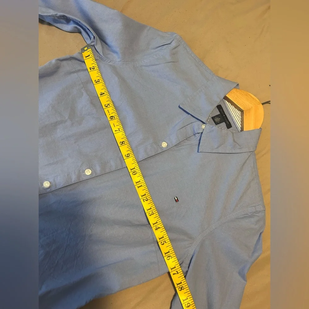 Tommy Hilfiger Classic Chambray Blue 100% Cotton Button Down Size M Office - Picture 10 of 13
